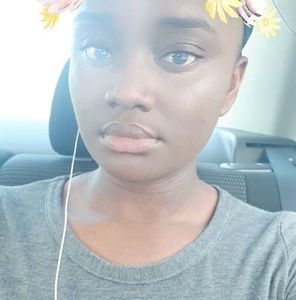 Meet your Posher, Lea